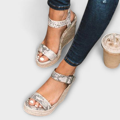 Elizabeth - Stilvolle Damenschuhe mit Gürtel